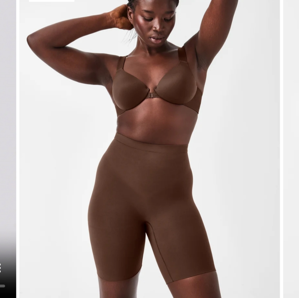 Seamless Power Sculpting Mid-Thigh Short Size Large